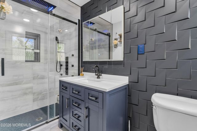 24 Laurelwood Drive, Colts Neck, NJ 07722