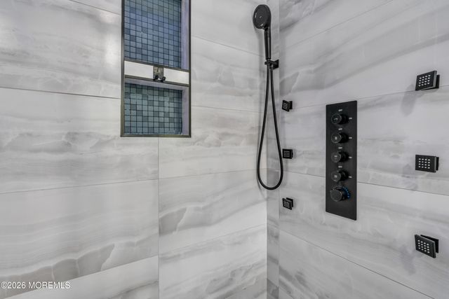 24 Laurelwood Drive, Colts Neck, NJ 07722