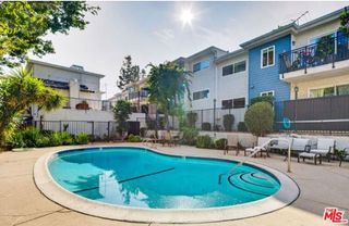 5252 Coldwater Canyon Avenue 111, Van Nuys (los Angeles), CA 91401