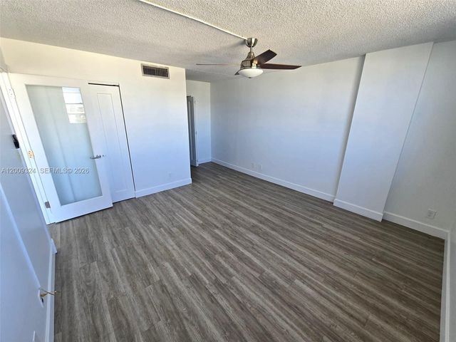 3703 NE 166th St 609, North Miami Beach, FL 33160