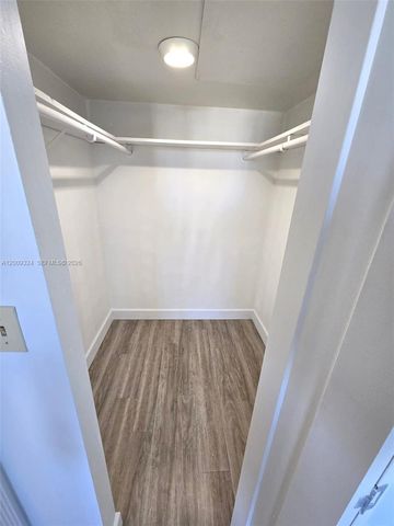 3703 NE 166th St 609, North Miami Beach, FL 33160