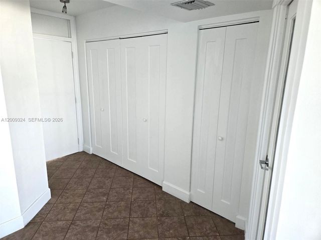 3703 NE 166th St 609, North Miami Beach, FL 33160