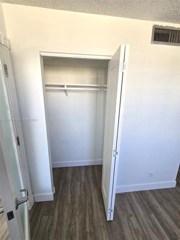 3703 NE 166th St 609, North Miami Beach, FL 33160