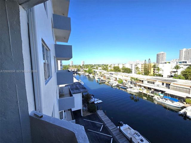 3703 NE 166th St 609, North Miami Beach, FL 33160