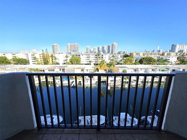 3703 NE 166th St 609, North Miami Beach, FL 33160