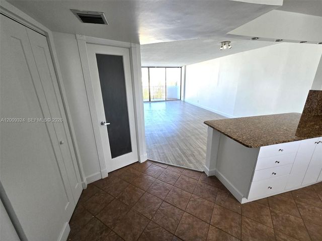 3703 NE 166th St 609, North Miami Beach, FL 33160