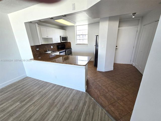 3703 NE 166th St 609, North Miami Beach, FL 33160