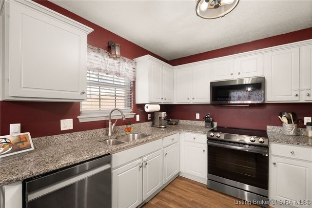 5501 Sky Ridge Road, Charlestown, IN 47111