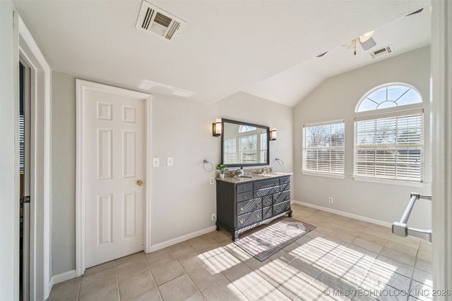 1031 E 36th Street, Tulsa, OK 74105