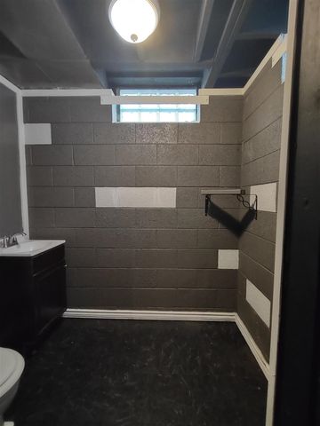 18525 Burt Road, Detroit, MI 48219