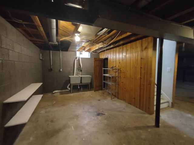 18525 Burt Road, Detroit, MI 48219