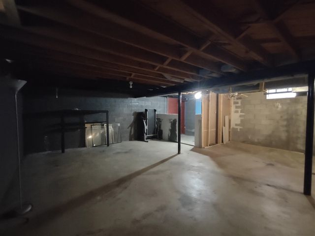 18525 Burt Road, Detroit, MI 48219