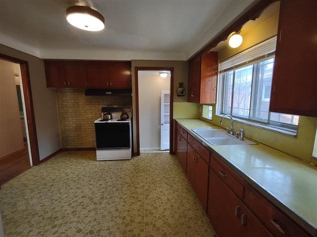 18525 Burt Road, Detroit, MI 48219