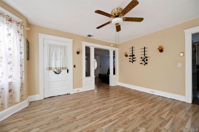 8 Juliet Street, Bay Shore, NY 11706
