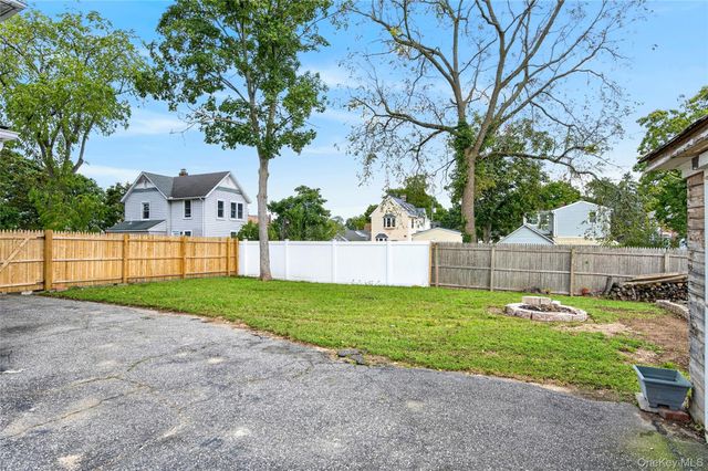 8 Juliet Street, Bay Shore, NY 11706