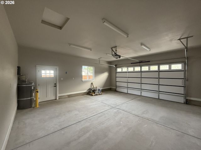 147 Deer Song Ct, Canyonville, OR 97417