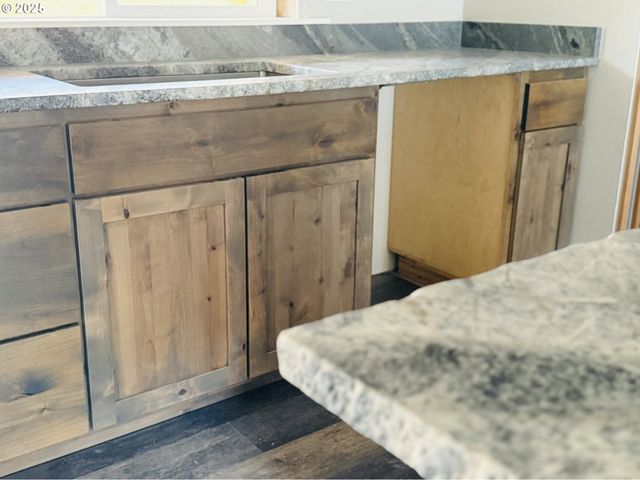 147 Deer Song Ct, Canyonville, OR 97417