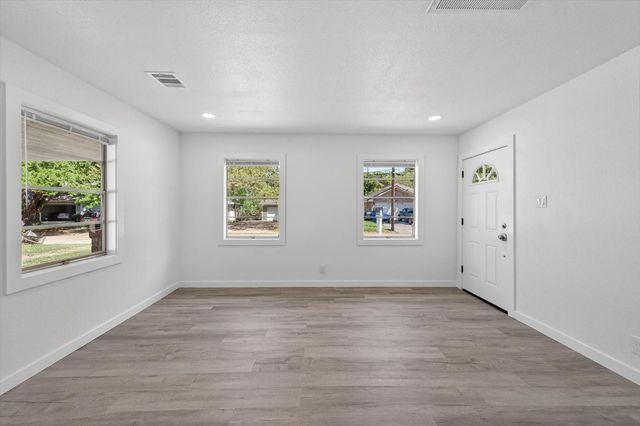 1114 Montrose Street, Port Neches, TX 77651