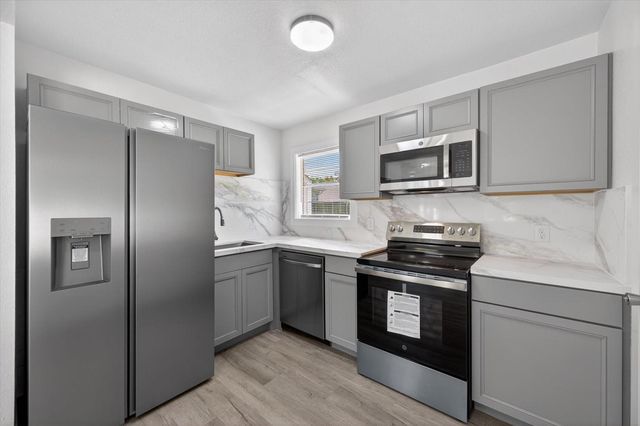 1114 Montrose Street, Port Neches, TX 77651