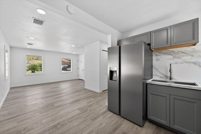 1114 Montrose Street, Port Neches, TX 77651