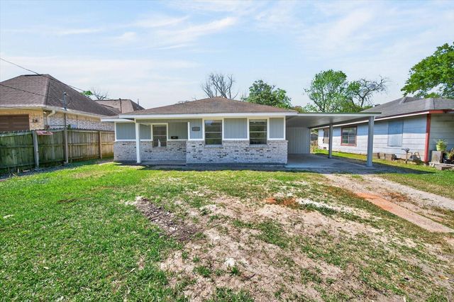 1114 Montrose Street, Port Neches, TX 77651