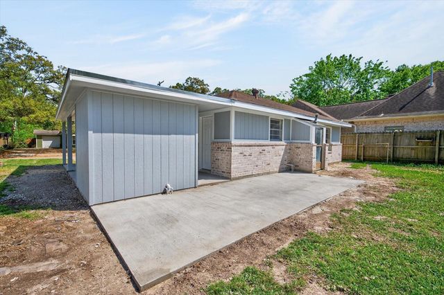 1114 Montrose Street, Port Neches, TX 77651