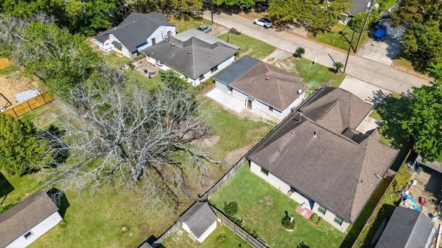 1114 Montrose Street, Port Neches, TX 77651