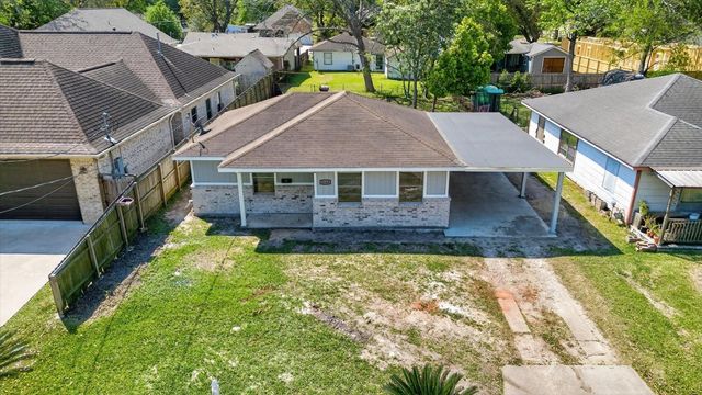 1114 Montrose Street, Port Neches, TX 77651