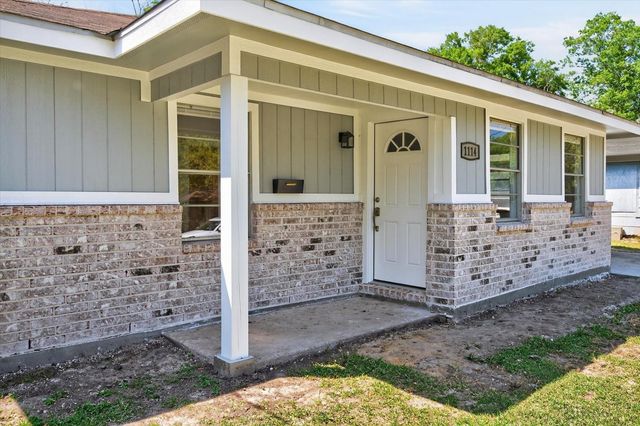 1114 Montrose Street, Port Neches, TX 77651