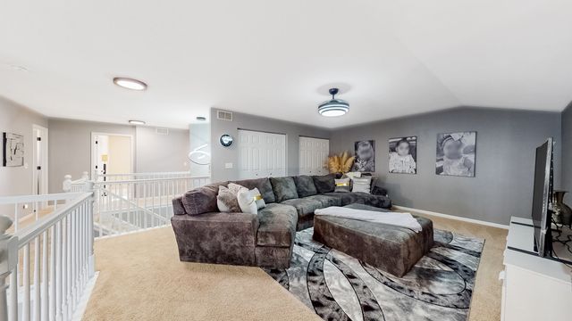 905 Bluebell Circle, Joliet, IL 60431