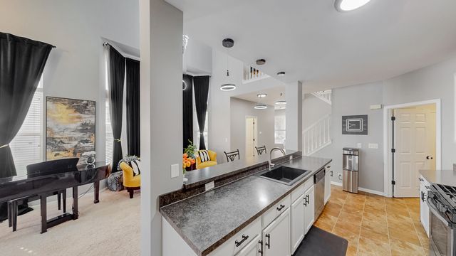 905 Bluebell Circle, Joliet, IL 60431