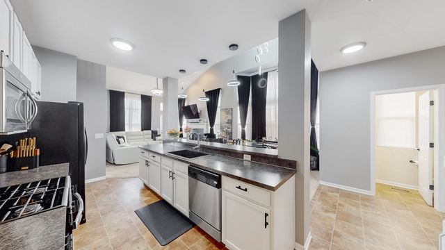 905 Bluebell Circle, Joliet, IL 60431