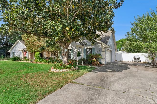 2002 FAIRWAY DRIVE, Eustis, FL 32726