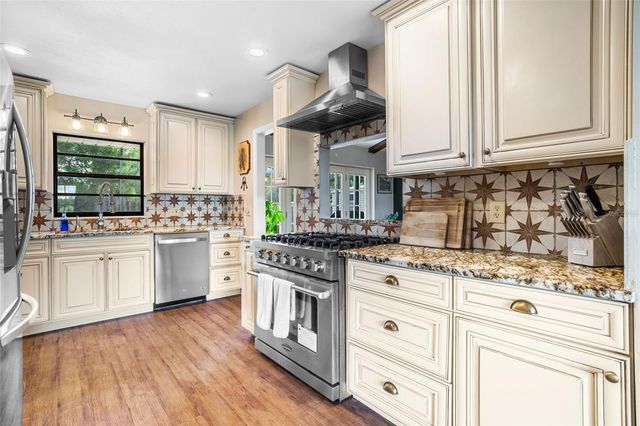 2002 FAIRWAY DRIVE, Eustis, FL 32726