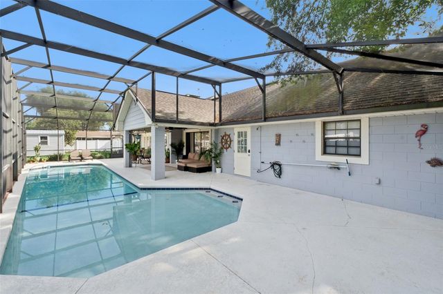 2002 FAIRWAY DRIVE, Eustis, FL 32726