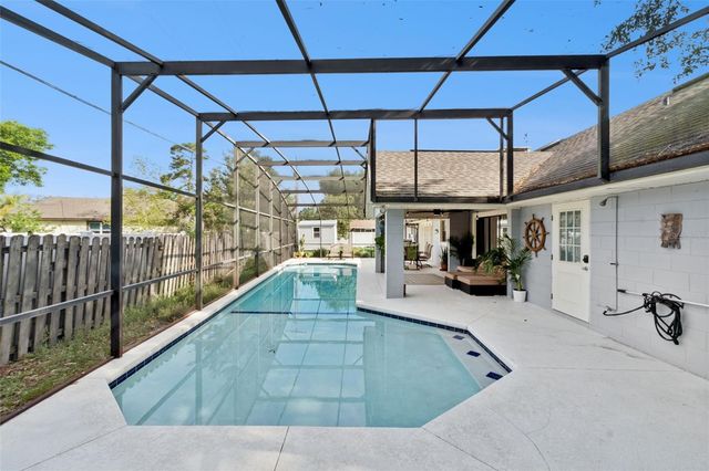 2002 FAIRWAY DRIVE, Eustis, FL 32726