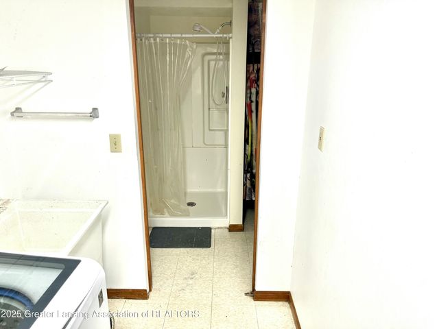 220 N Chester Road, Charlotte, MI 48813