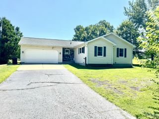 220 N Chester Road, Charlotte, MI 48813