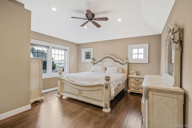 30 Hampton Drive, Center Moriches, NY 11934