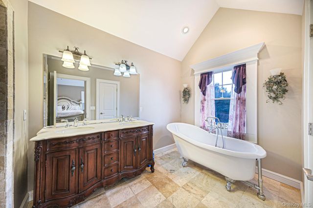 30 Hampton Drive, Center Moriches, NY 11934