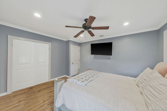 30 Hampton Drive, Center Moriches, NY 11934