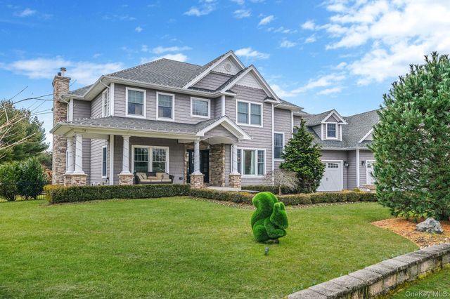 30 Hampton Drive, Center Moriches, NY 11934