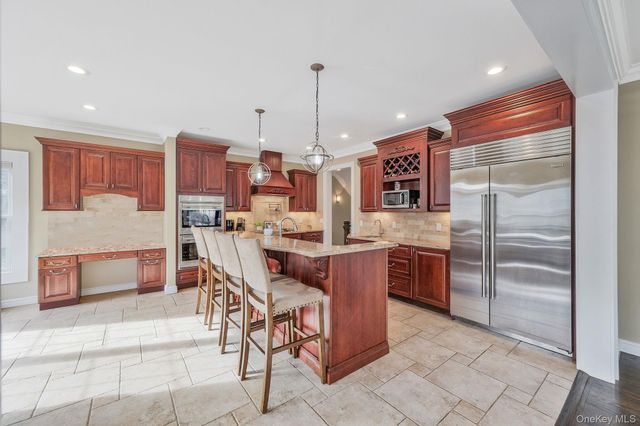 30 Hampton Drive, Center Moriches, NY 11934