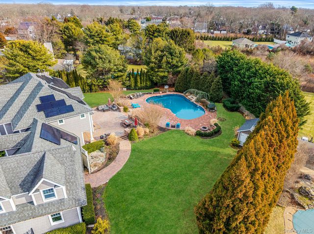 30 Hampton Drive, Center Moriches, NY 11934