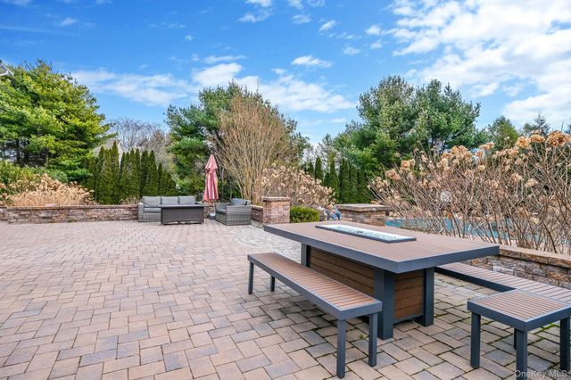 30 Hampton Drive, Center Moriches, NY 11934