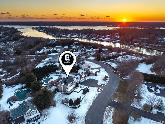 30 Hampton Drive, Center Moriches, NY 11934