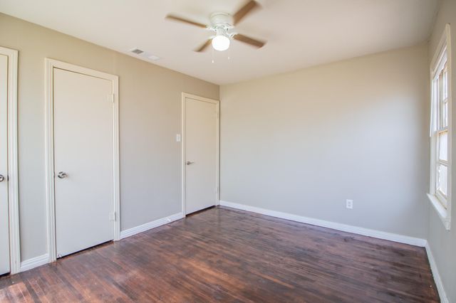 1304 42nd Street, Lubbock, TX 79412