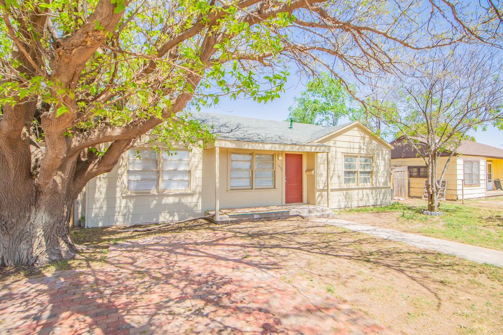 1304 42nd Street, Lubbock, TX 79412