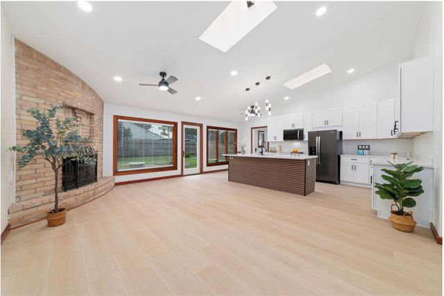 11411 Ash Creek Drive, Houston, TX 77043