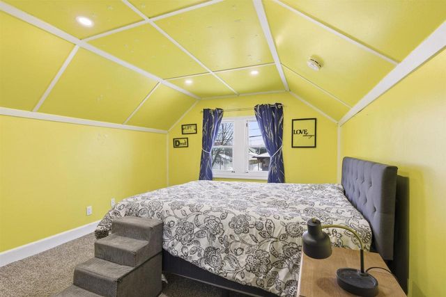 208 CENTER STREET, Neenah, WI 54956